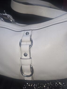 Coach White Leather Women’s Shoulder Bag - Classic Chic
